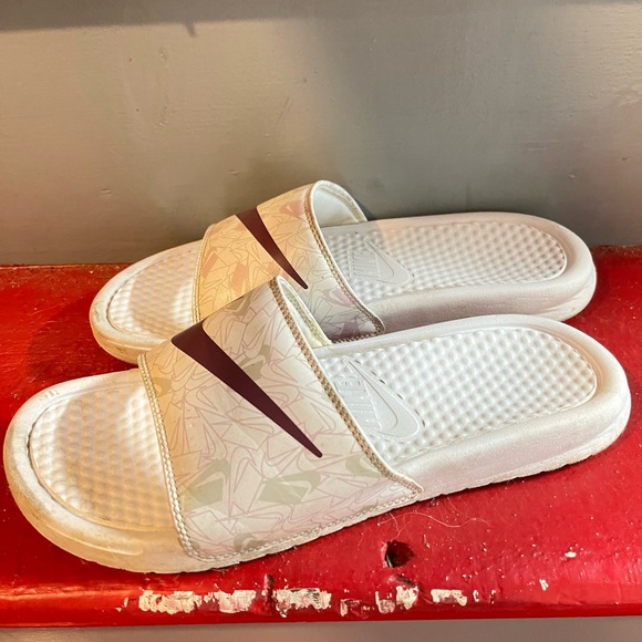 nike women’s slides - Picture 3 of 4